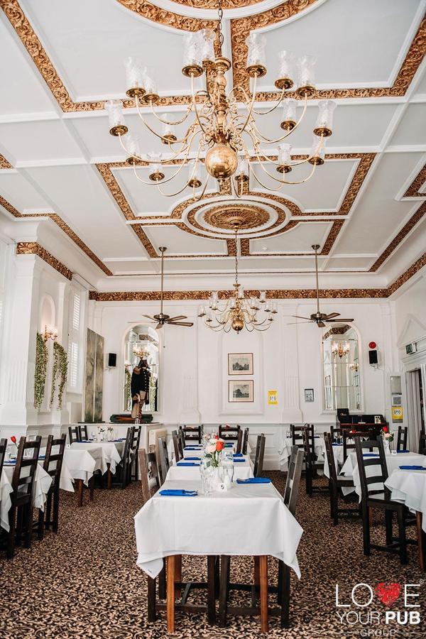 Keppels Head Hotel Портсмут Екстер'єр фото