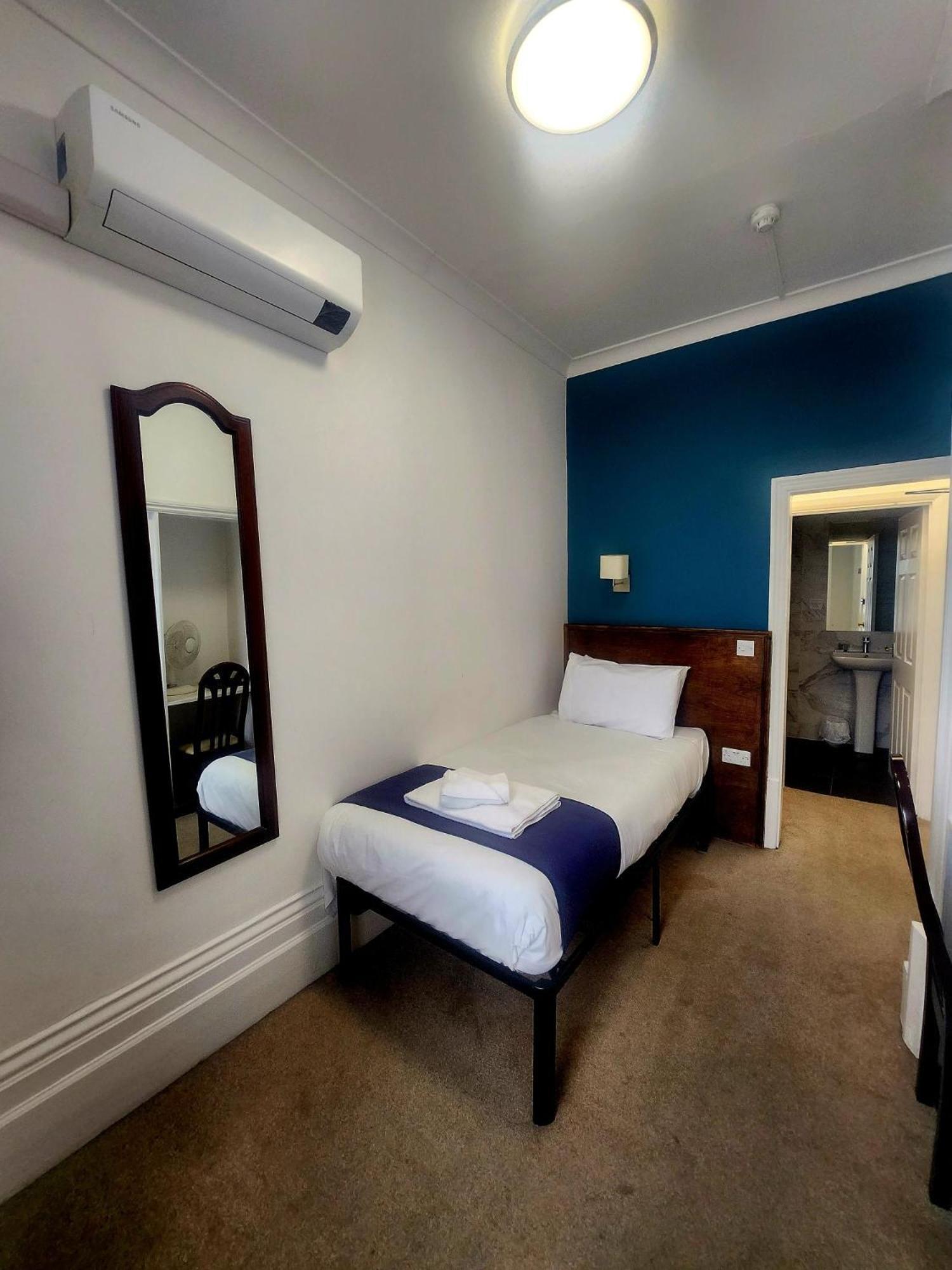 Keppels Head Hotel Портсмут Екстер'єр фото